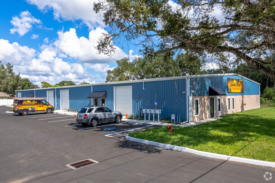 More Photos Of 7304 Causeway, Tampa Light Distribution For Sale