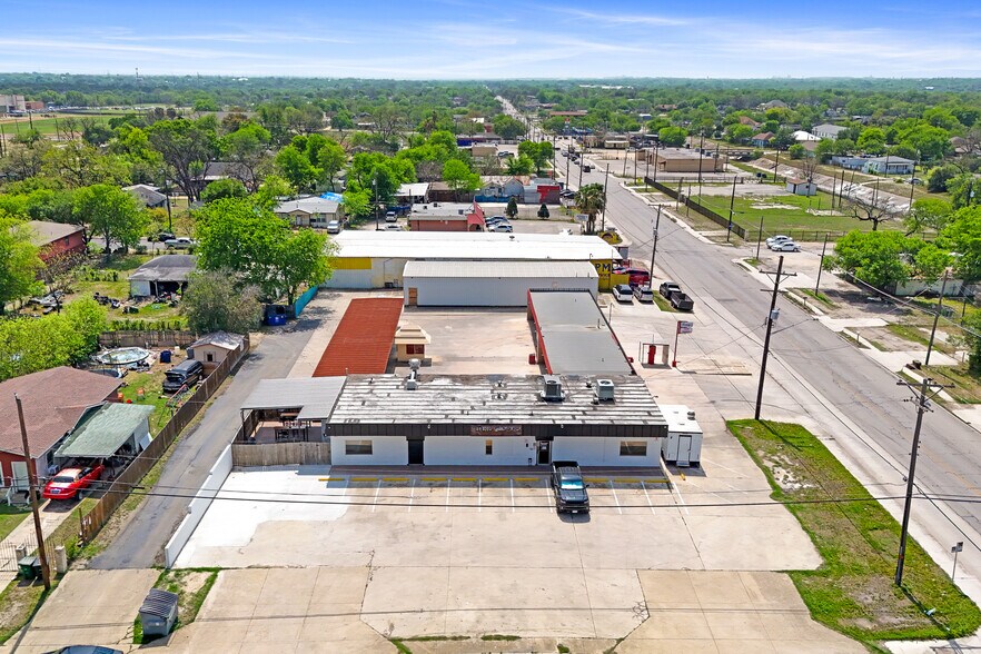 More Photos Of 734 Cantrell Dr, San Antonio Restaurant For Sale