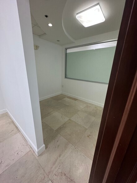 More Photos Of 268-270 Alhambra Cir, Coral Gables Office For Lease