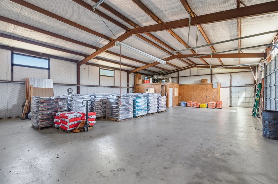 More Photos Of 20981 State Highway 64, Canton General Retail For Sale