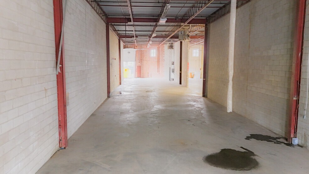 More Photos Of 1235 Shawson Dr, Mississauga Manufacturing For Lease