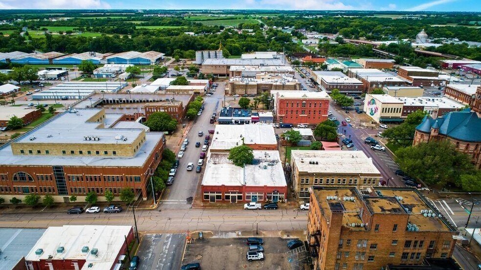 More Photos Of 112 E Main St, Waxahachie Office For Lease