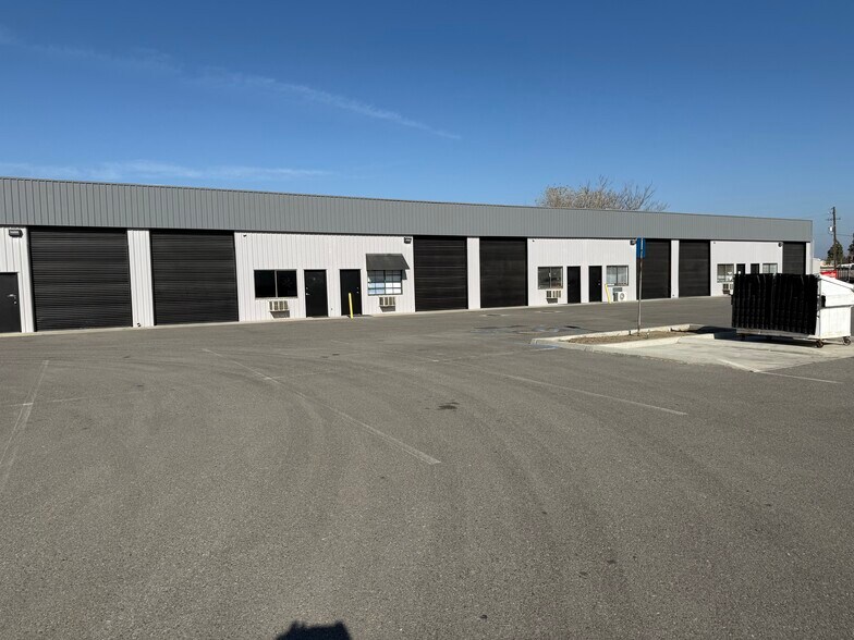 More Photos Of 3624 Buck Owens Blvd, Bakersfield Light Manufacturing For Lease