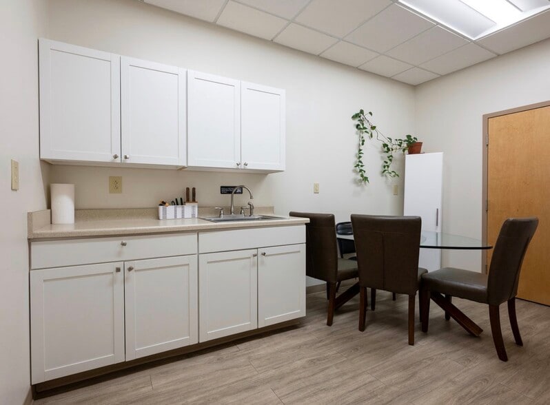 More Photos Of 129 7th Ave, Charleston Office For Sale