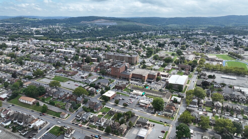 More Photos Of 2100 Ferry St, Easton Medical For Lease