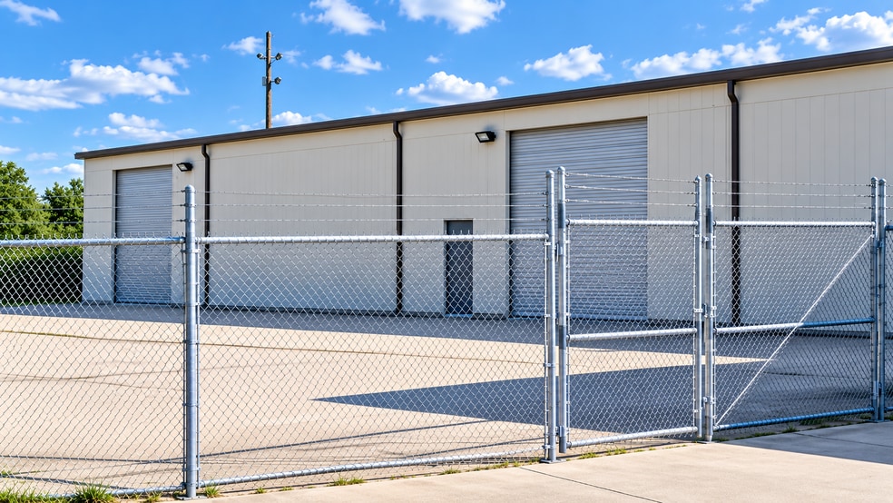 More Photos Of 11519 S Petropark Dr, Houston Warehouse For Sale