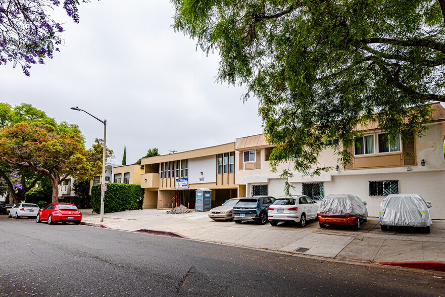 More Photos Of 553 N Flores St, Los Angeles Apartments For Sale