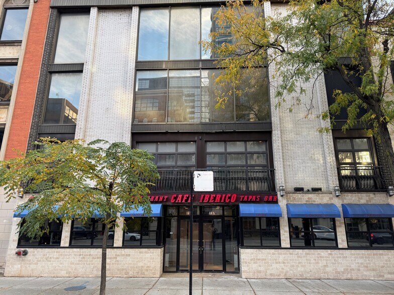 More Photos Of 737-739 N La Salle Dr, Chicago Storefront Retail Office For Lease