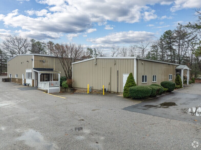 Primary Photo Of 50 Aldrin Rd, Plymouth Flex For Sale