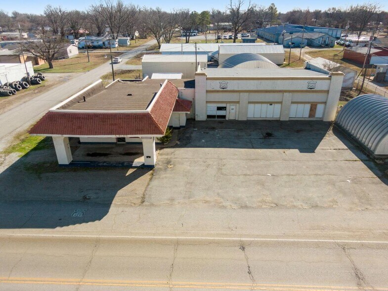 More Photos Of 12 SE 1st St, Afton Storefront For Sale