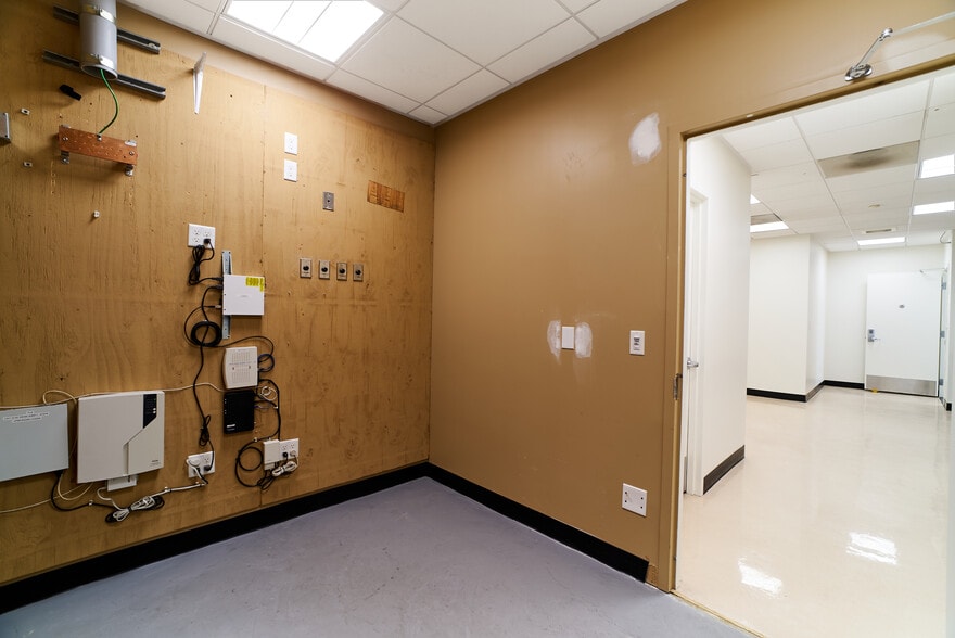 More Photos Of 108 W 3rd St, Long Beach Restaurant For Lease