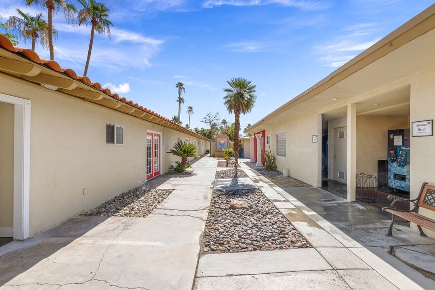 More Photos Of 526 S Warm Sands Dr, Palm Springs Hotel For Sale