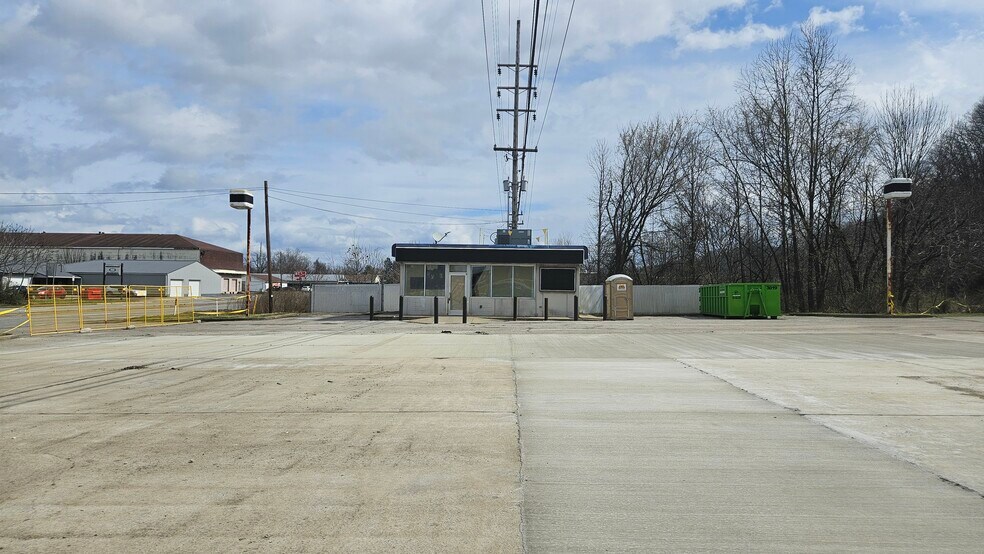 More Photos Of 4969 Waverly Rd, Huntington Convenience Store For Sale