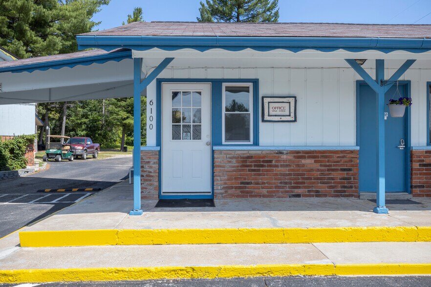 More Photos Of 6100 M-68 Hwy, Indian River Hotel For Sale