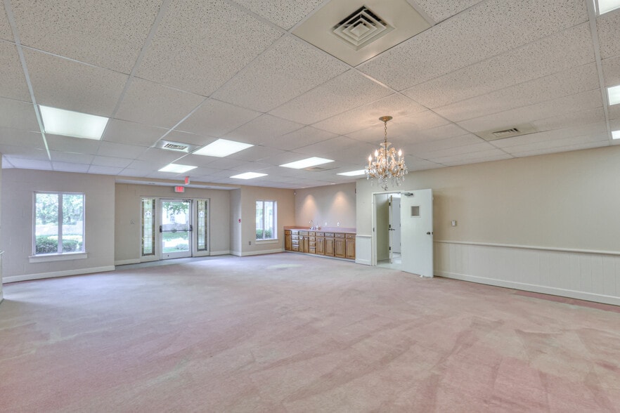 More Photos Of 228 S Military Ave, Lawrenceburg Religious Facility For Sale