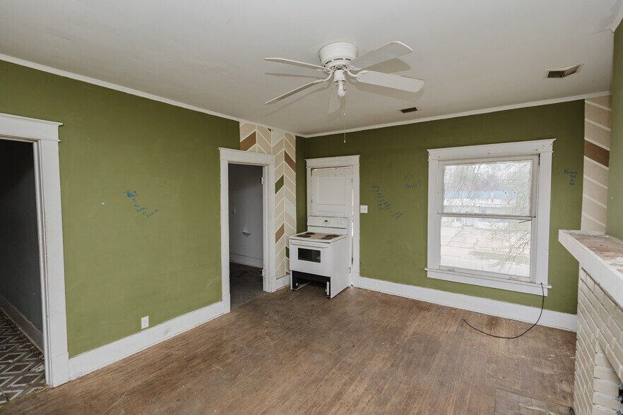 More Photos Of 123 E Madison Ave, Arkansas City Apartments For Sale