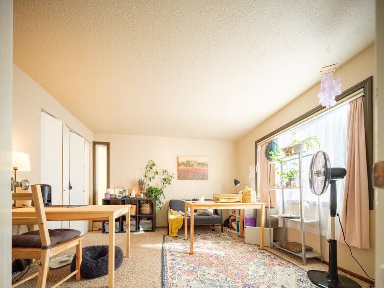 More Photos Of 582 S Maple St, Canby Apartments For Sale