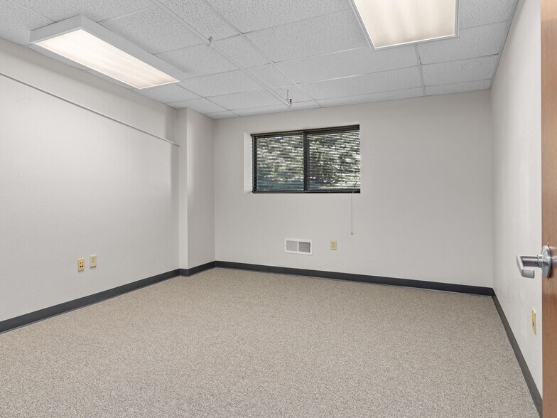 More Photos Of 14320 Longs Peak Ct, Longmont Warehouse For Lease