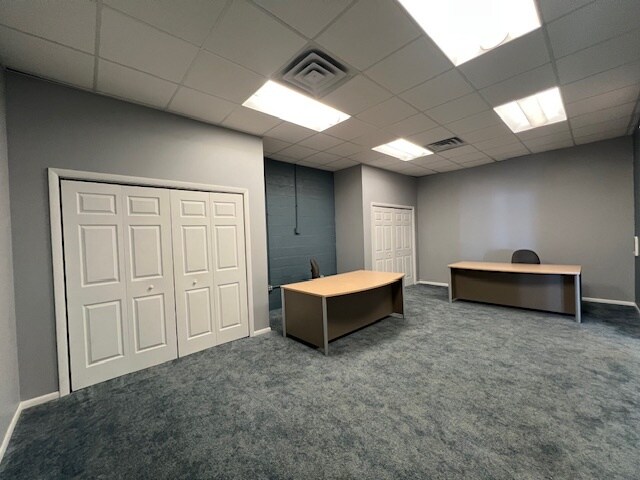 More Photos Of 2742 Barney Ct, McHenry Warehouse For Lease