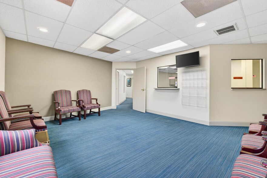 More Photos Of 500 Vonderburg Dr, Brandon Medical For Sale