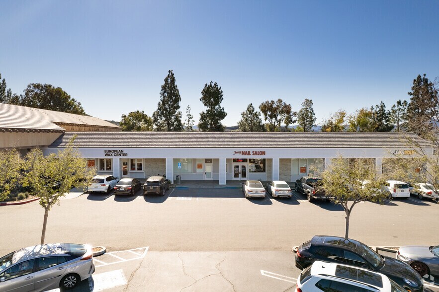 More Photos Of 1724-1772 Avenida De Los Arboles, Thousand Oaks Unknown For Lease