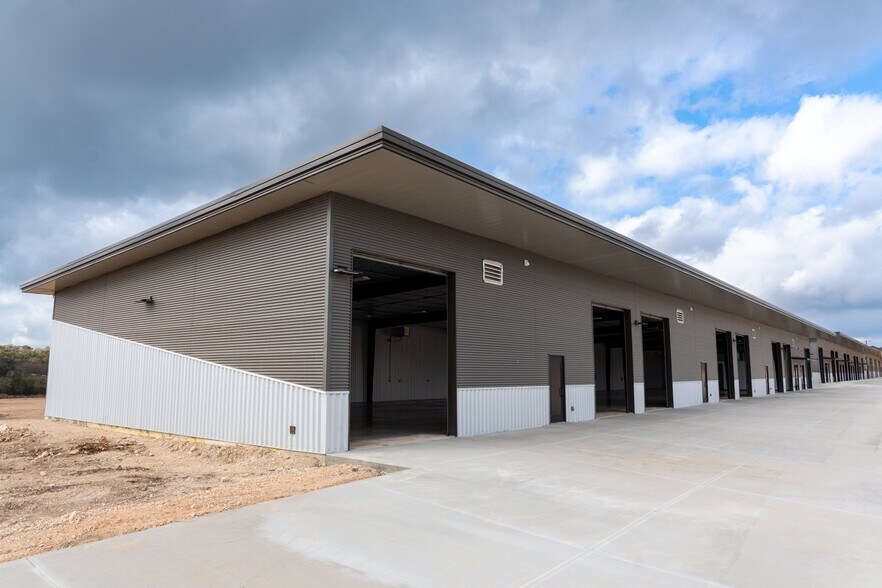 More Photos Of 1900 S Cranes Mill Rd, New Braunfels Unknown For Lease