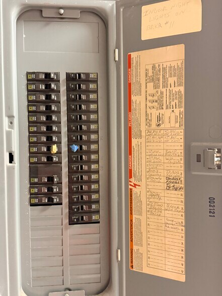 More Photos Of 28 Hawthorn Ln, Saint Marys Flex For Sale