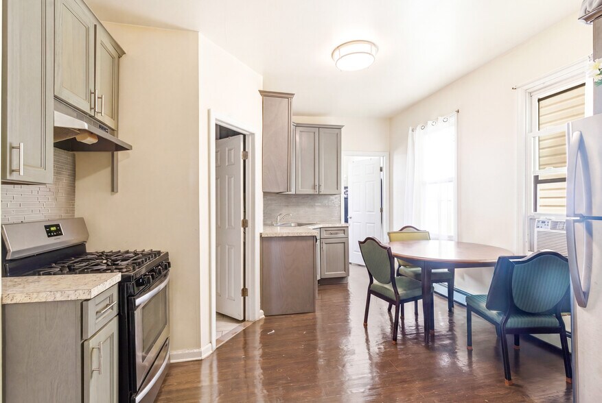 More Photos Of 237 Astor St, Newark Apartments For Sale