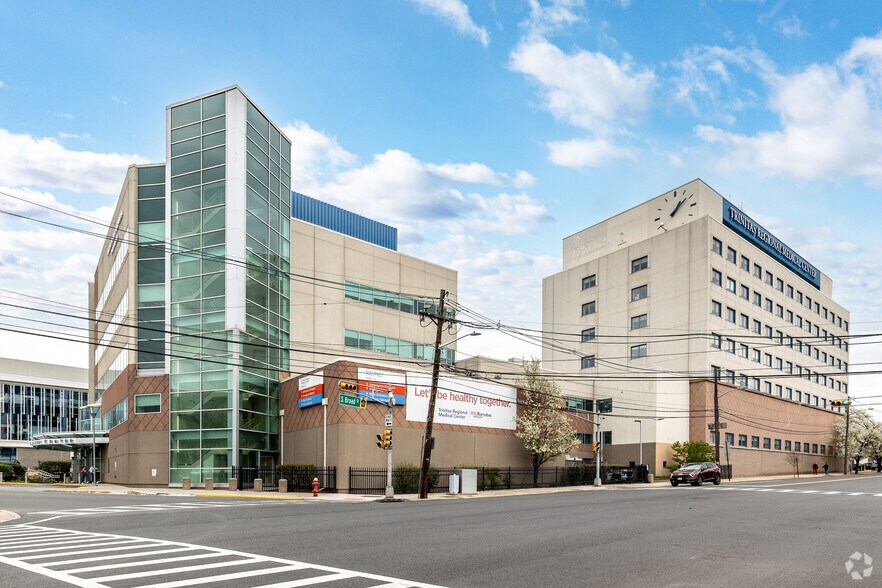 More Photos Of 240 Williamson St, Elizabeth Medical For Lease