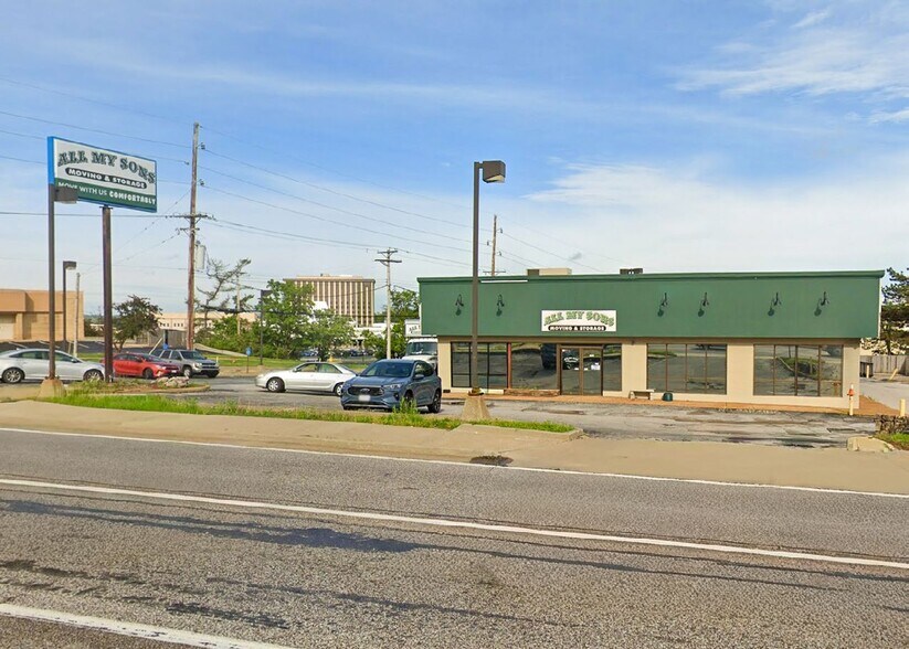 More Photos Of 3594 N Lindbergh Blvd, Bridgeton Freestanding For Lease