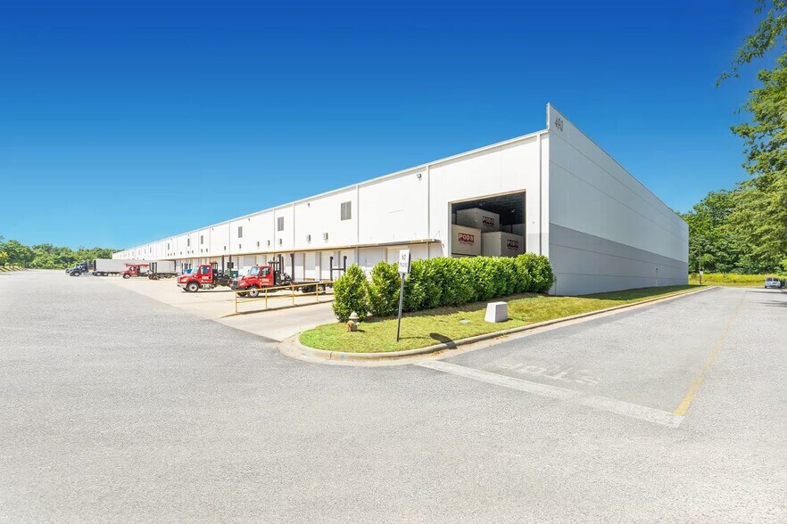 More Photos Of 490 Gallimore Dairy Rd, Greensboro Unknown For Lease