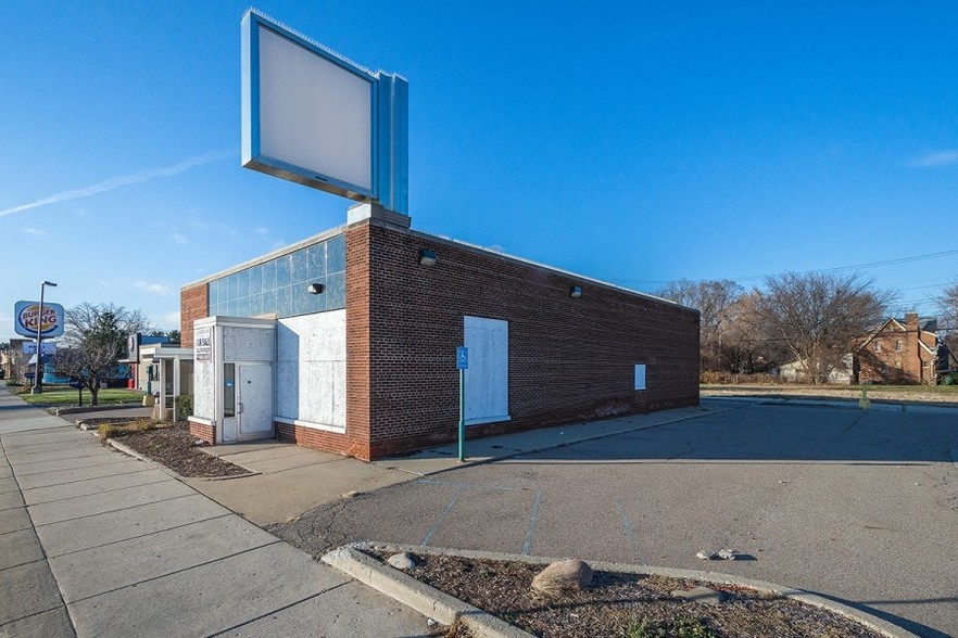 Primary Photo Of 20222 Plymouth Rd, Detroit Bank For Lease