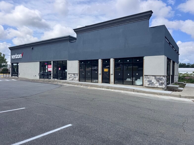 More Photos Of 661 Dutchess Tpke, Poughkeepsie General Retail For Lease