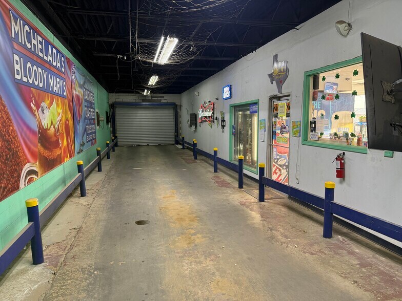 More Photos Of 1215 N Midkiff Rd, Midland Convenience Store For Sale