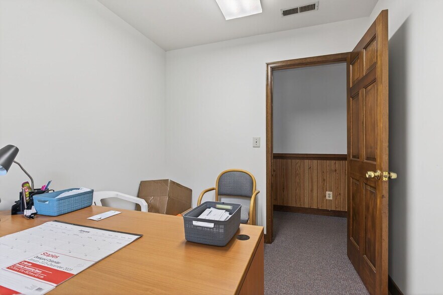 More Photos Of 102 Industrial Blvd, Toano Office For Sale