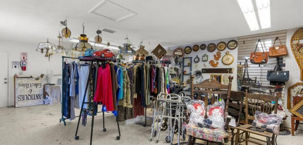 More Photos Of 1340 Howell Ave, Brooksville Office For Sale