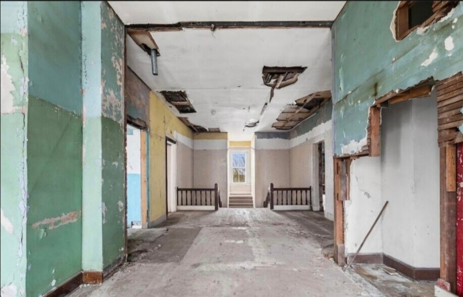 More Photos Of 85 N Main St, Walton Apartments For Sale
