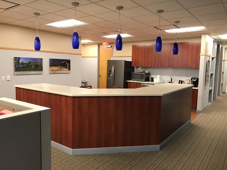 More Photos Of 11 Stanwix St, Pittsburgh Office For Lease