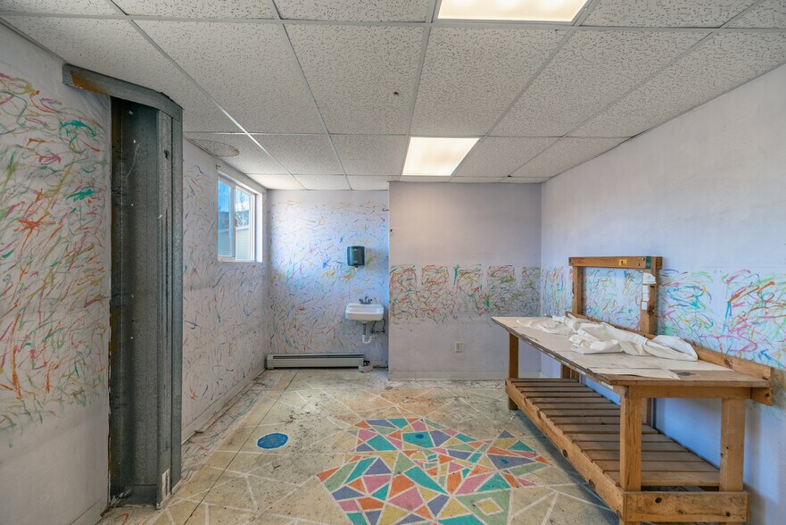 More Photos Of 121 Byers Ave, Hot Sulphur Springs Storefront Retail Residential For Sale