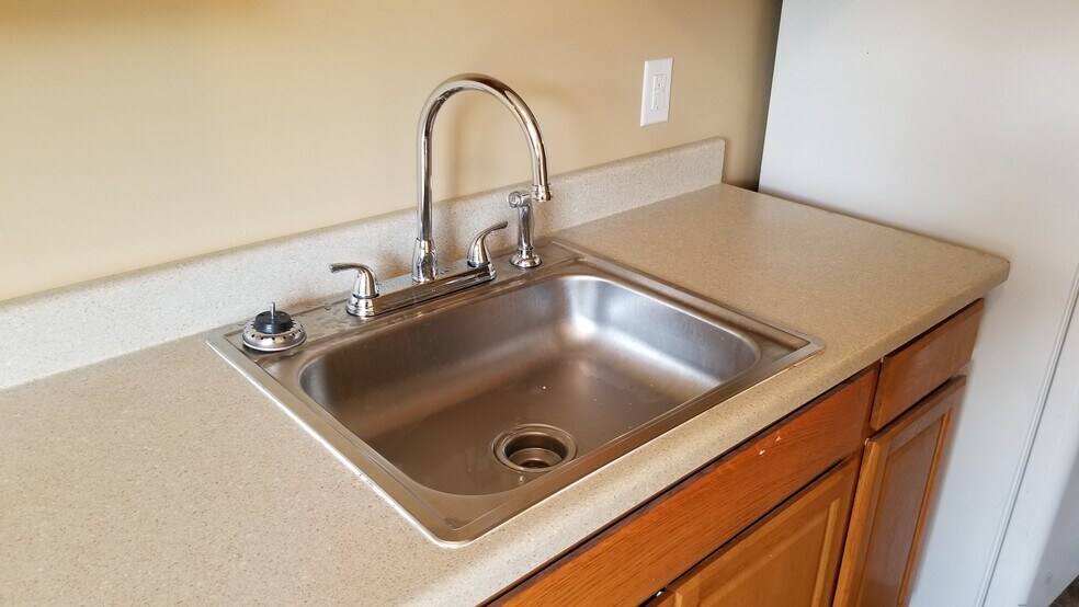 More Photos Of 156 Delmar Ln, Newport News Apartments For Sale