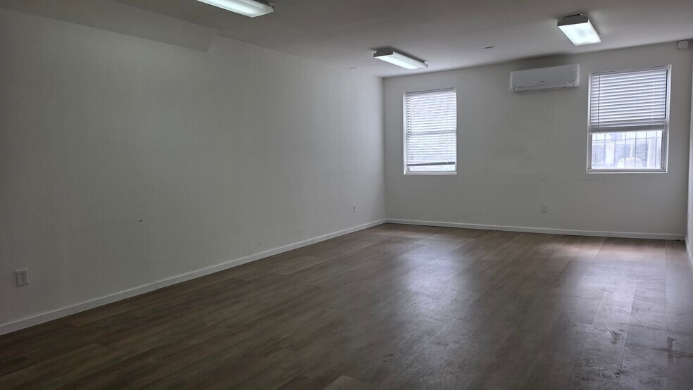 More Photos Of 3512 Farrington St, Flushing Storefront Retail Office For Lease
