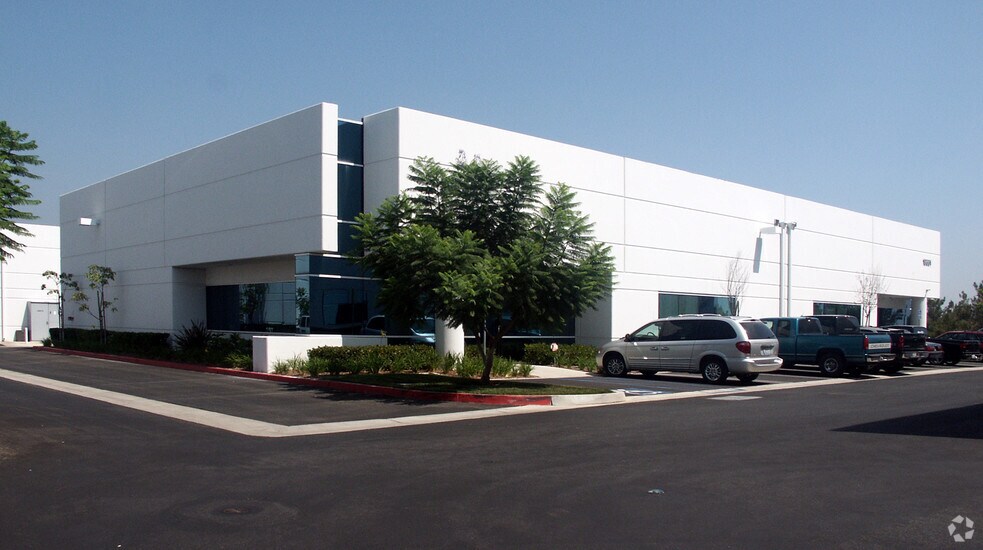 More Photos Of 19751 Descartes, Foothill Ranch Manufacturing For Sale