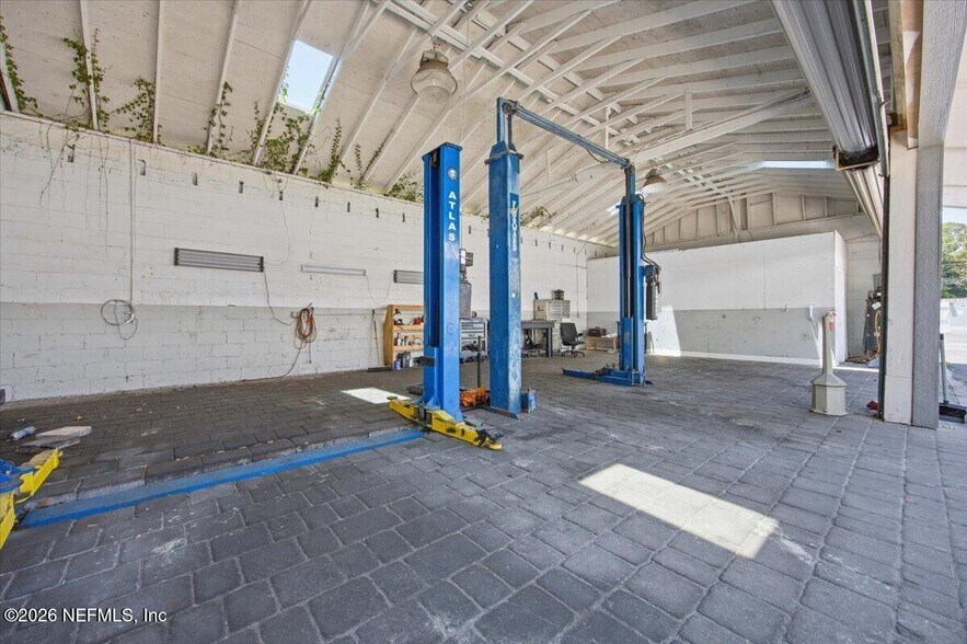 More Photos Of 3545 St Augustine Rd, Jacksonville Warehouse For Lease