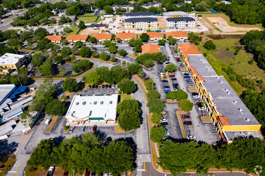 More Photos Of 1070-1072 E Brandon Blvd, Brandon Medical For Lease