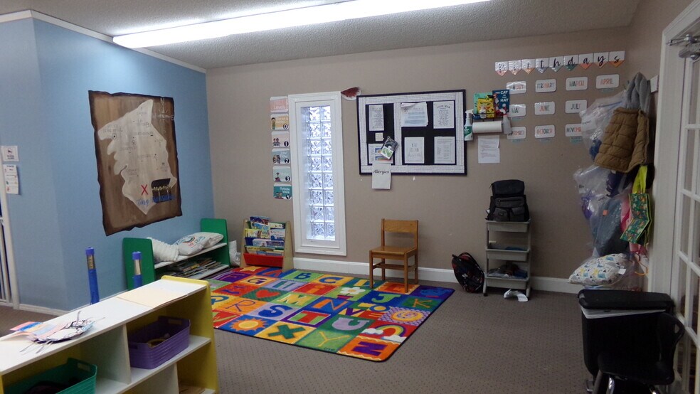 More Photos Of 2185 Highway 127 S, Owenton Office For Sale