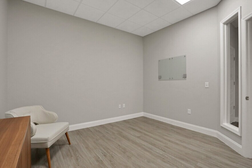 More Photos Of 1845 East West Pky, Fleming Island Medical For Lease