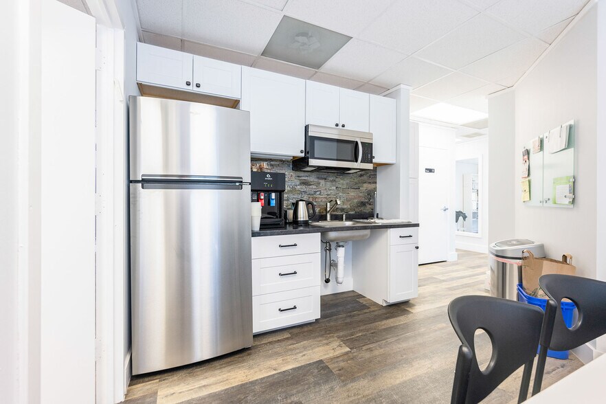 More Photos Of 6255-6265 Executive Blvd, Rockville Office For Sale