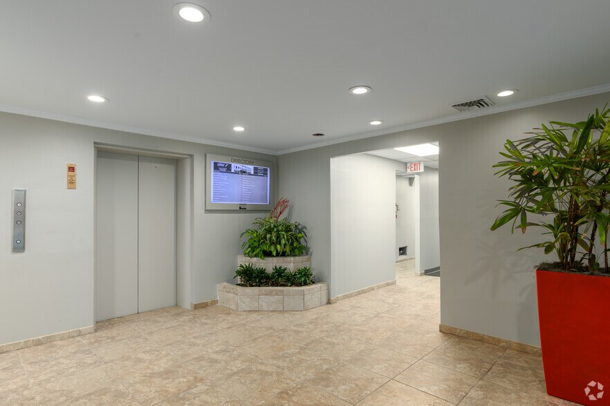 More Photos Of 540 Pennsylvania Ave, Fort Washington Office For Lease