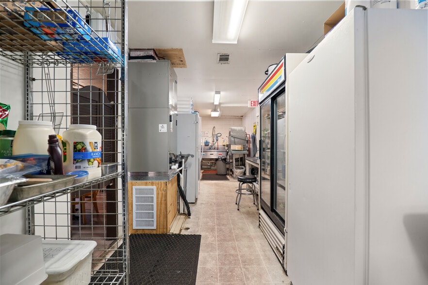 More Photos Of 107 E Main St, Hardy Restaurant For Sale