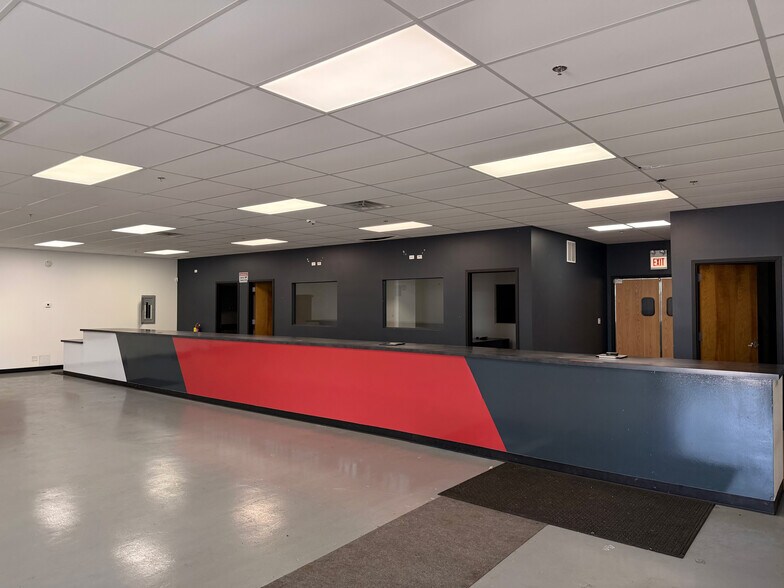More Photos Of 4500 W Chicago Ave, Chicago Manufacturing For Lease